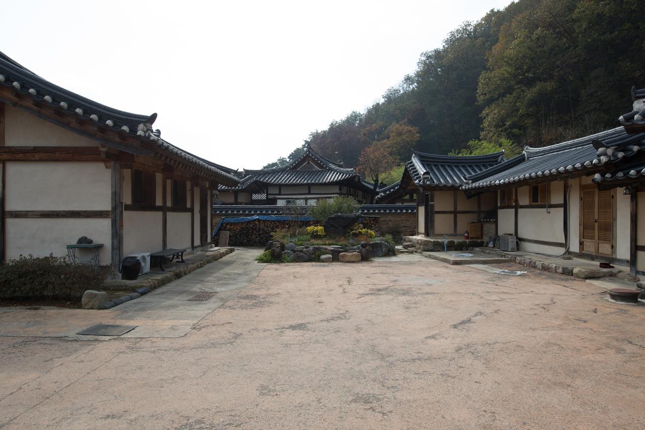 Chalbanggong Jongtaek Hotel Cheongsong ภายนอก รูปภาพ